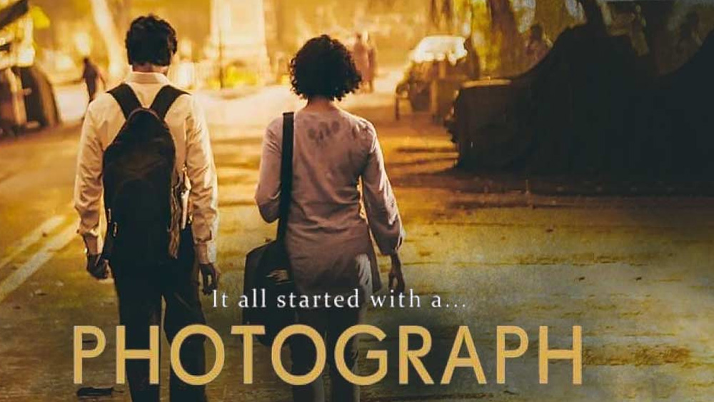 রীতেশ বাত্রার পরিচালনায় ‘ফোটোগ্রাফ’ মুক্তি পায় মে মাসে। তাঁর আগের ছবি ‘লাঞ্চবক্স’-এর মতো এই ছবিটিও সমালোচকদের কলমে প্রশংসিত হয়। নওয়াজুদ্দিন সিদ্দিকি এবং সান্যা মলহোত্রর অনবদ্য অভিনয় ছবিটির মূল সম্পদ। কিন্তু বাণিজ্যিক বিচারে এই ছবি বেশ পিছিয়ে। ব্যবসা করেছে ১.২৯ কোটি টাকার।