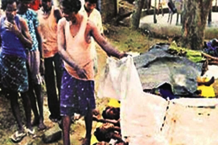 17 Villagers Killed In 2012 In A Fake Encounter In Bijapur Says Report Anandabazar