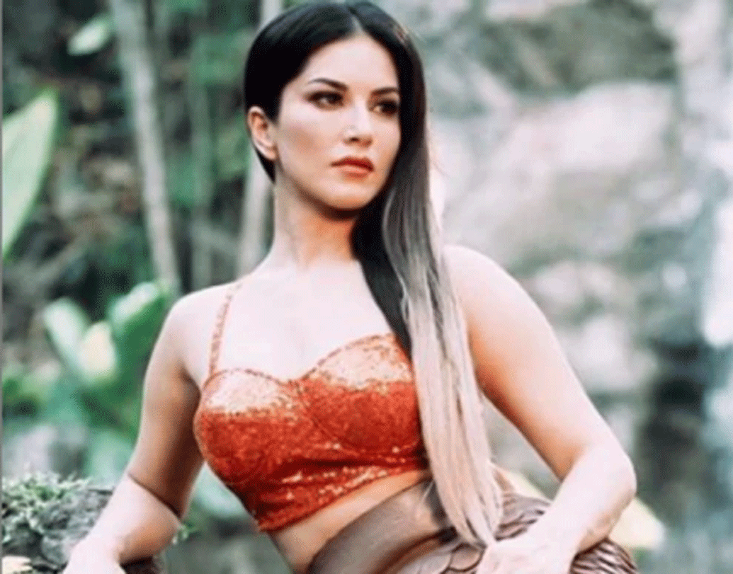 নায়িকাদের মধ্যে সবচেয়ে সার্চ হয়েছে সানি লিওনের নাম। ২০১৮ সালেও তিনিই এই তালিকার শীর্ষে ছিলেন। সানি লিওনের পরে রয়েছেন প্রিয়ঙ্কা চোপড়া এবং দীপিকা পাডুকোন।