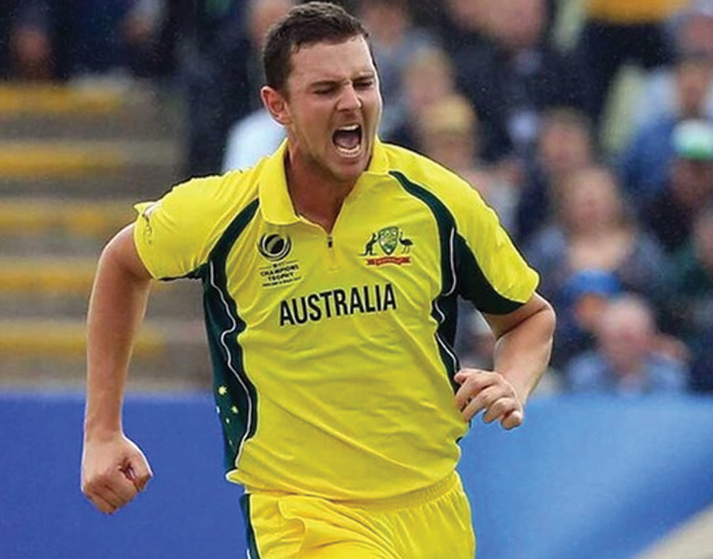 অস্ট্রেলিয়ার হয়ে টেস্ট ও ওয়ানডে-তে খেলেন তিনি। ৫০টি টেস্টে হ্যাজলউডের শিকার ১৯৪ উইকেট। ৪৪টি ওয়ানডে থেকে তাঁর ঝুলিতে ৭২টি উইকেট।