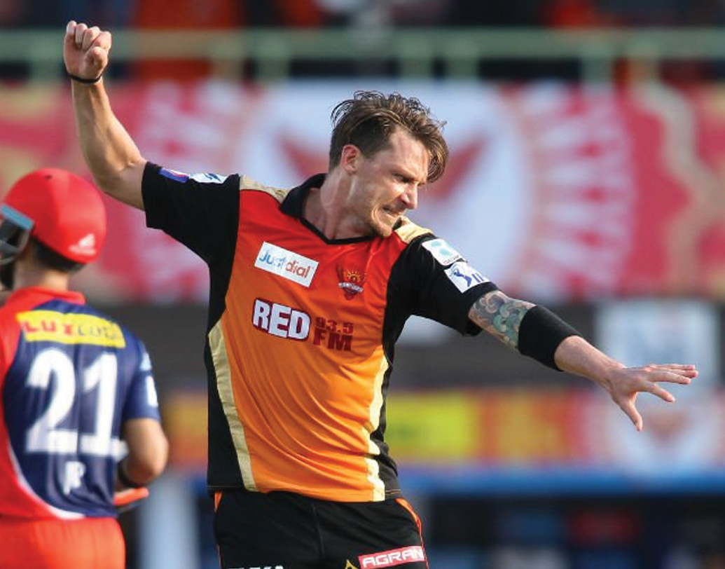 ডেল স্টেন— দক্ষিণ আফ্রিকার এই পেসারকে দলে পেতে চাইবে যে কোনও ফ্র্যাঞ্চাইজিই। কিন্তু, তাঁর বড় শত্রু চোট। পুরোদস্তুর ফিট স্টেন যে কোনও ফ্র্যাঞ্চাইজির রাতের ঘুম কেড়ে নিতে পারেন। কিন্তু, চোটের জন্যই তাঁকে ছিটকে যেতে হয় মাঝেমধ্যেই।