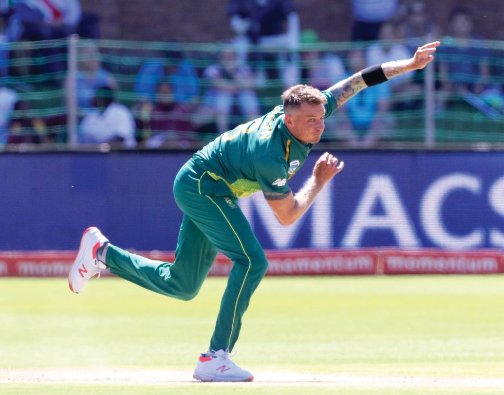 ২০১৯ সালের আইপিএল-এ মাত্র ২টি ম্যাচ খেলেন স্টেন। উইকেট নেন ৪টি। ২০১৬ সালের আইপিএল-এ মাত্র ১টি ম্যাচ খেলেন। রয়্যাল চ্যালেঞ্জার্স ব্যাঙ্গালোর, ডেকান চার্জার্সের হয়ে খেলার অভিজ্ঞতা রয়েছে স্টেনের। এ বার তাঁর বেস প্রাইস ২ কোটি টাকা। এত দামে স্টেনকে কি কেউ দলে নেওয়ার জন্য আগ্রহ দেখাবে?