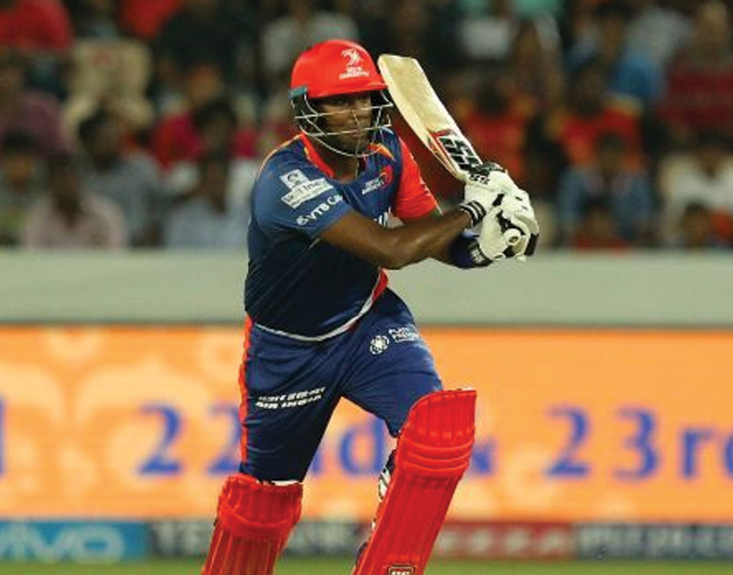 ব্যাট হাতে করেছেন মাত্র ৩২ রান। গত বার তিনি অবিক্রিত ছিলেন। এ বার তাঁর বেস প্রাইস আকাশছোঁয়া ২ কোটি টাকা। ম্যাথিউজ কি দল পাবেন এ বার? এটাই এখন প্রশ্ন।