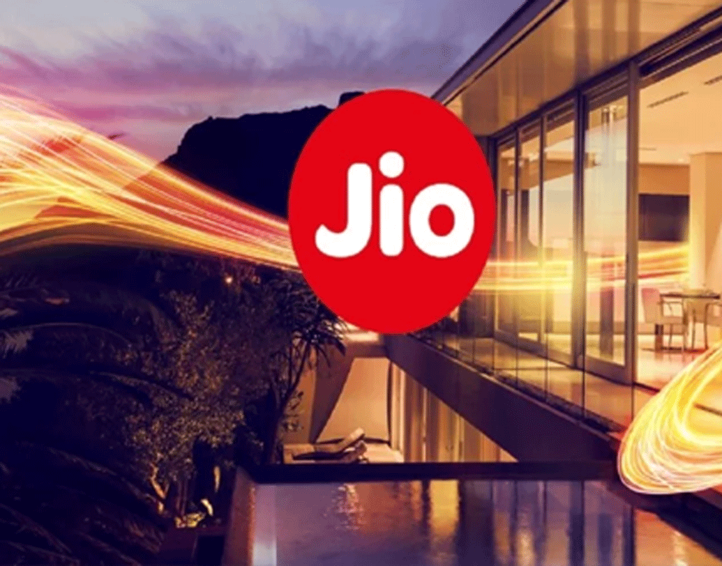 কিংবা ২৮ দিনের জন্য ১২৯ টাকা দিয়ে রিচার্জ করে মোট এক হাজার ফ্রি মিনিট এবং দুই জিবি ডেটার সুবিধার নিতে পারেন বা ৮৪ দিনের জন্য ৩২৯ টাকার রিচার্জে মোট ছয় জিবি ডেটা এবং তিন হাজার ফ্রি ভয়েস কল মিনিটের সুবিধা নিতে পারেন।