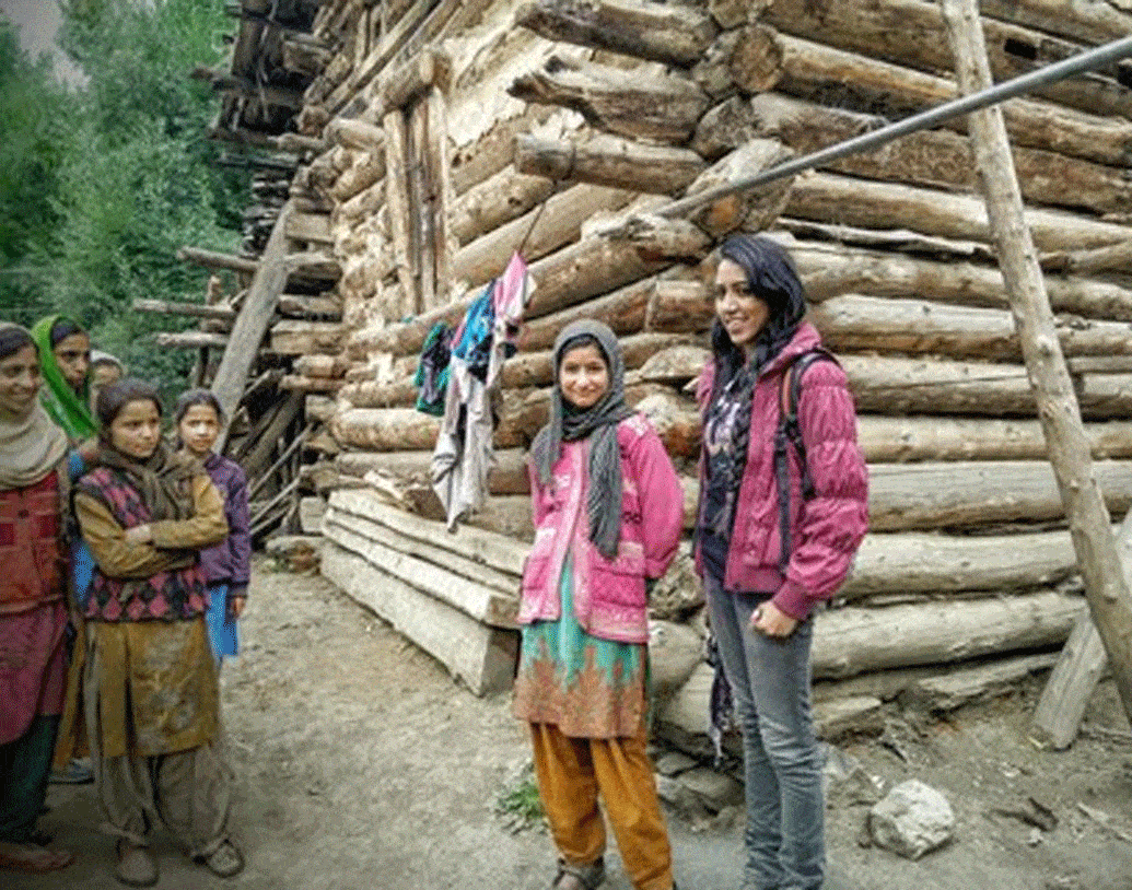 শুরুতে অবশ্য বেশ সমস্যা ছিল। চাকরি জীবনে নিজের সঞ্চিত সব টাকাই বাইকের নেশার পিছনে খরচ হয়ে যায়। তার উপর প্রথমে স্পনসর পাওয়াটাও বেশ সমস্যার ছিল।