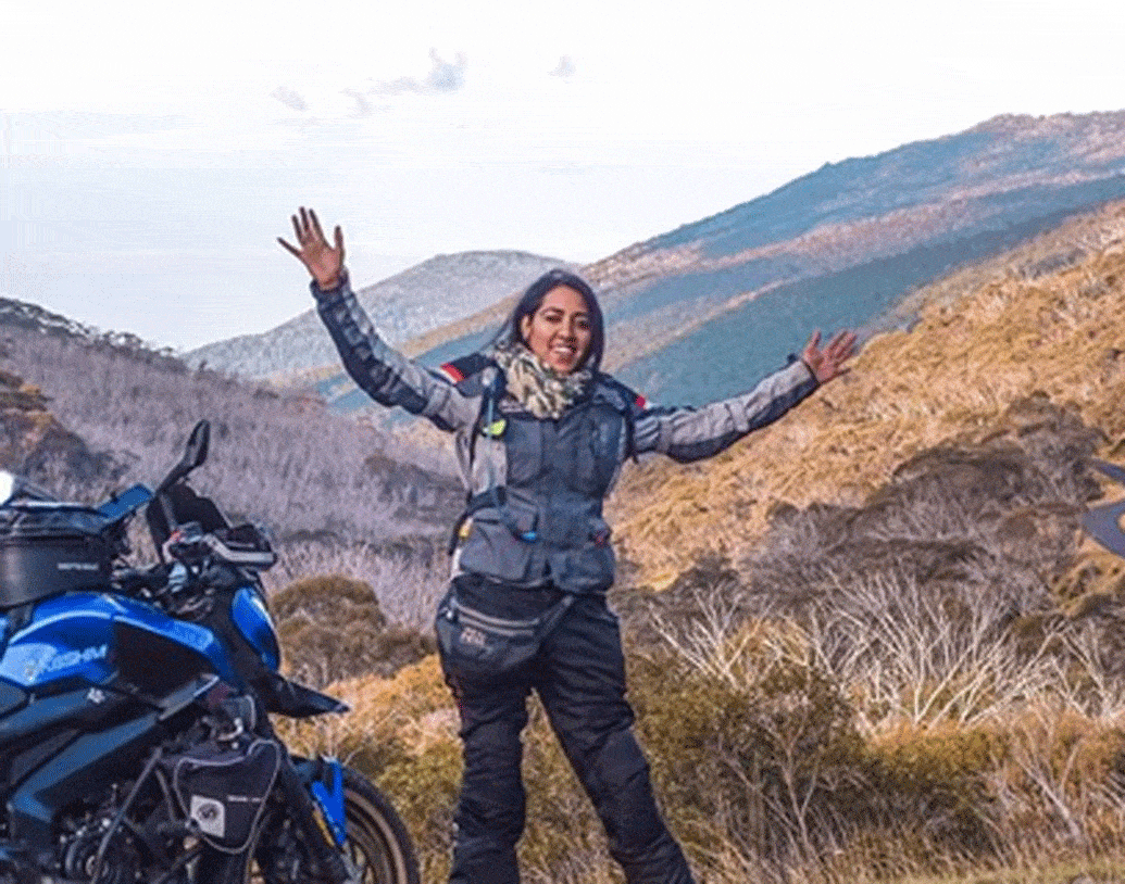 পরে ভারতের মধ্যে বেশ কিছু সোলো ট্যুর করার পর ক্রমে স্পনসর আসতে শুরু করে। এখন মহিলা বাইকার হিসাবে জনপ্রিয়তাও বেড়েছে ক্যানডিডার। স্পনসর পাওয়াটাও অনেক সহজ হয়েছে।