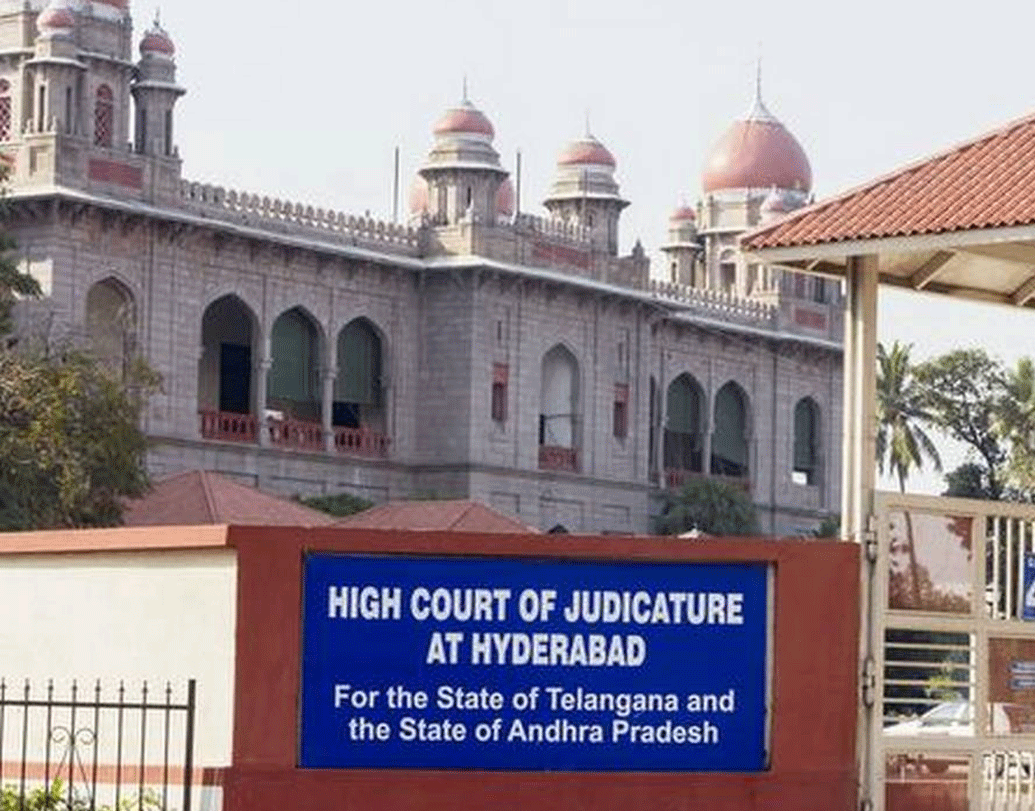 ২০১৫ সালে ৭ এপ্রিল সিমির পাঁচ সদস্যকে হায়দরাবাদ কোর্টে শুনানির জন্য নিয়ে যাচ্ছিল তেলঙ্গানা পুলিশ। তখনই পালানোর উদ্দেশে পুলিশের উপরই হামলা করেন তাঁরা। পাল্টা গুলি চালায় পুলিশও। পাঁচজনই মারা যান।