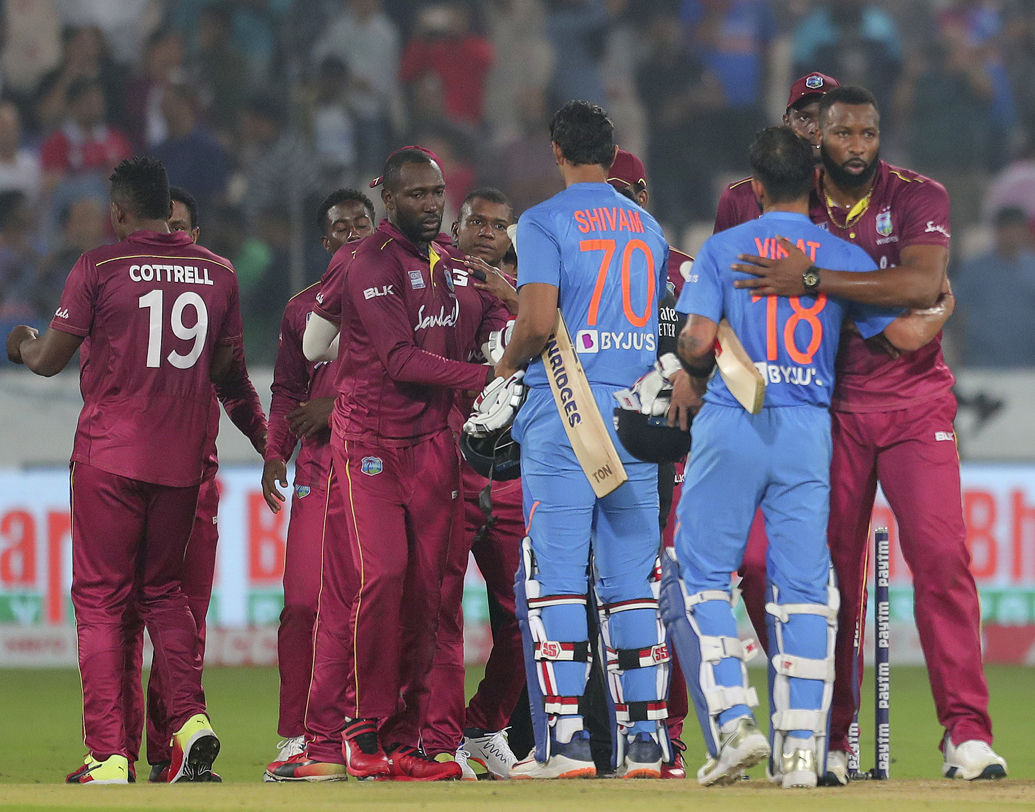 এই নিয়ে মোট তিন বার টি-টোয়েন্টি আন্তর্জাতিকে দু’শোর বেশি রান তাড়া করে জিতল ভারত। যা ক্রিকেটবিশ্বে অন্য দলগুলোর মধ্যে সবচেয়ে বেশি। অস্ট্রেলিয়া ও দক্ষিণ আফ্রিকা এখনও পর্যন্ত দু’বার দু’শোর বেশি রান তাড়া করে জিতেছে।