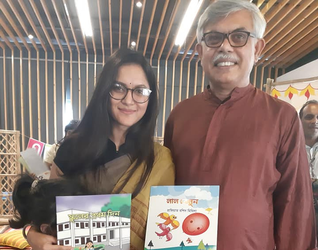 সময় পেলেই বসে পড়েন কলম নিয়ে। সংবাদপত্র ও নিজের ব্লগে নিয়মিত লেখেন তিনি। ছড়া ও কবিতার পাশাপাশি বাচ্চাদের জন্য লেখা মিথিলার বইও বেশ জনপ্রিয়। ইতিমধ্যে প্রকাশিত হয়েছে মিথিলার লেখা দু’টি বই, ‘স্কুলের প্রথম দিন’ এবং ‘লাল বেলুন’।