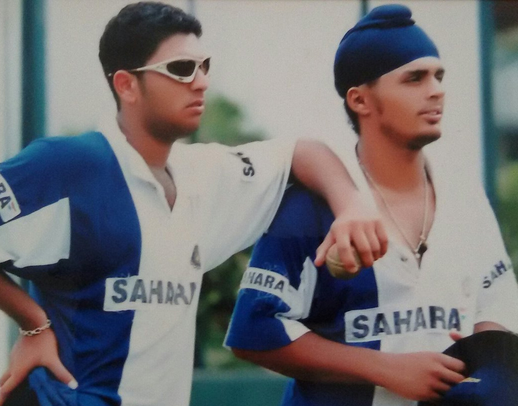 সে সময় দলের তরুণ ব্রিগেডের কাছ থেকে কঠিন প্রতিদ্বন্দ্বিতার মুখে পড়েন সোধি। যুবারজ সিংহ, মহম্মদ কইফ এবং সঞ্জয় বাঙ্গারের সঙ্গে তীব্র প্রতিযোগিতা ছিল সোধির। সেই প্রতিযোগিতায় তিনি পিছিয়ে পড়েন।