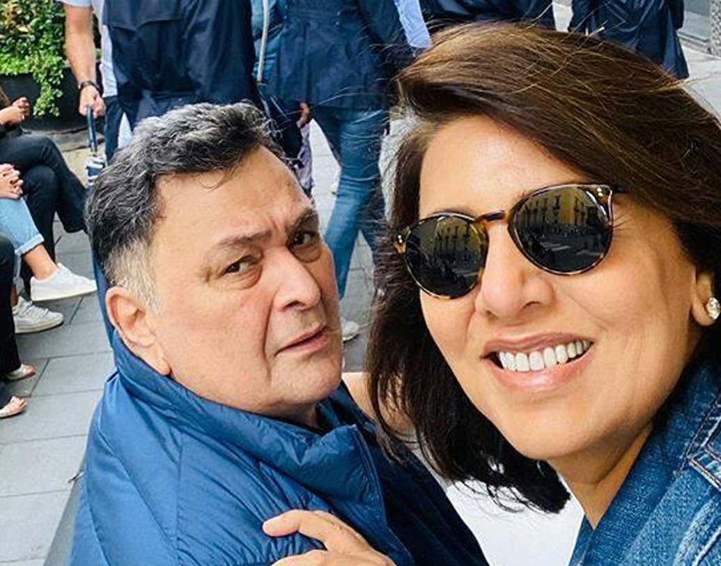 বিয়ের সিদ্ধান্তে নীতুর মনেও খচখচানি ছিল। তিনি শ্বশুরবাড়ি চলে গেলে মাকে কে দেখবে? প্রেয়সীর সমস্যার সমাধান করেন ঋষিই। তিনি রাজীকে প্রস্তাব দেন বিয়ের পরে তাঁদের সঙ্গে থাকার।