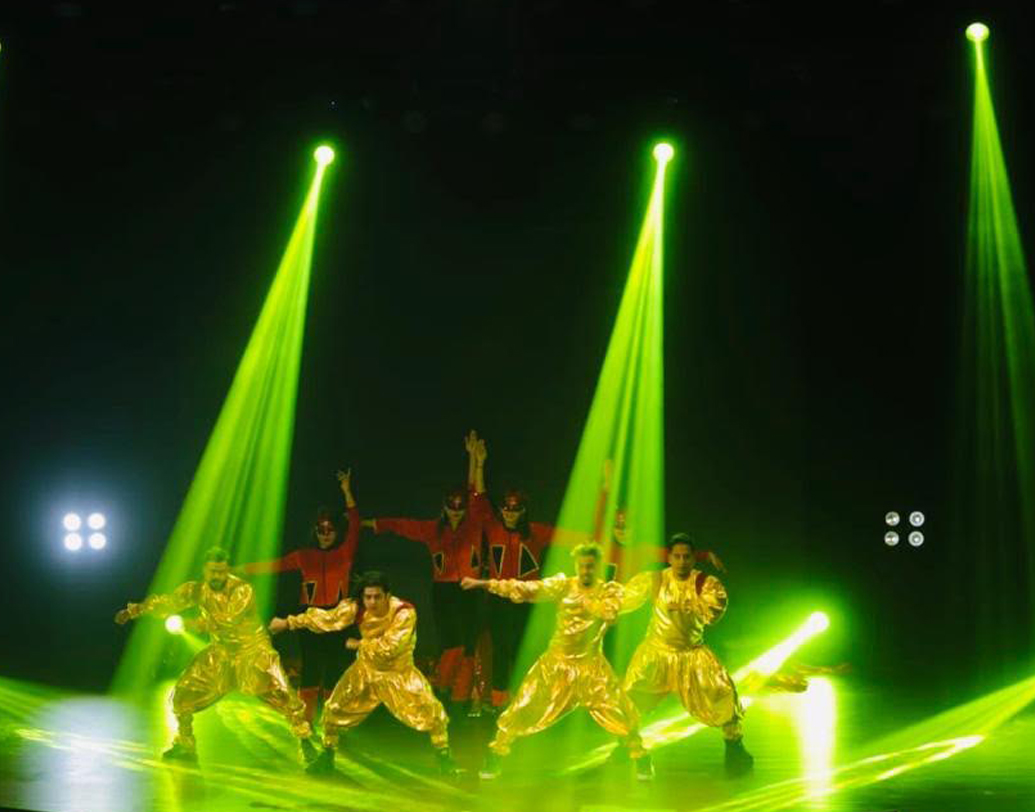 এরপর অডিটোরিয়াম মেতে ওঠে নাচের ছন্দে। নৃত্যানুষ্ঠানে অংশ নেন র‌্যাচেল হোয়াইট, সায়ন্তনী ঘোষ এবং রিচা শর্মা।