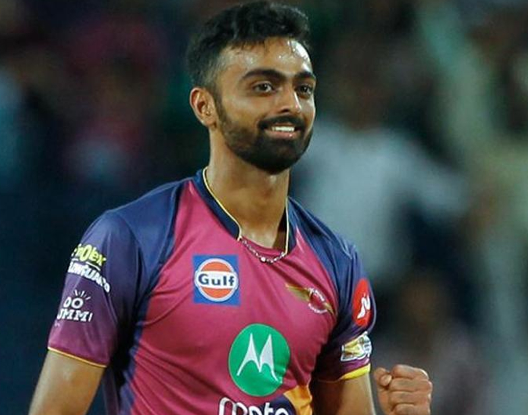 ২০১৮ ও ২০১৯ সালের আইপিএল নিলামে সবচেয়ে দামি ছিলেন জয়দেব উনাদকাট। কিন্তু, নিলামের আগে তাঁকে ছেড়ে দিয়েছে রাজস্থান রয়্যালস। এ বারের আইপিএলে ১১ ম্যাচে ১০.৬৬ ইকনমি রেটে ১০ উইকেট নিয়েছিলেন তিনি। কিন্তু আইপিএলের বাইরে এই বছরে জয়দেবের পারফরম্যান্স দুর্দান্ত।