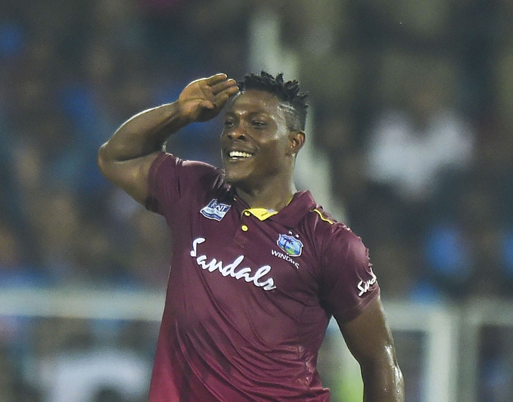 কেকেআরের দরকার এমন একজন বোলার, যিনি নেতৃত্ব দেবেন পেস আক্রমণে। আর তা হতেই পারেন কটরেল। ওয়েস্ট ইন্ডিজের পেস আক্রমণেরও এখন পয়লা নম্বর স্ট্রাইক বোলার তিনি। ক্যারিবিয়ান প্রিমিয়ার লিগে আট ম্যাচে তিনি নিয়েছেন ১২ উইকেট। দেশের হয়ে টি-টোয়েন্টিতেও নজর কাড়ছেন তিনি।