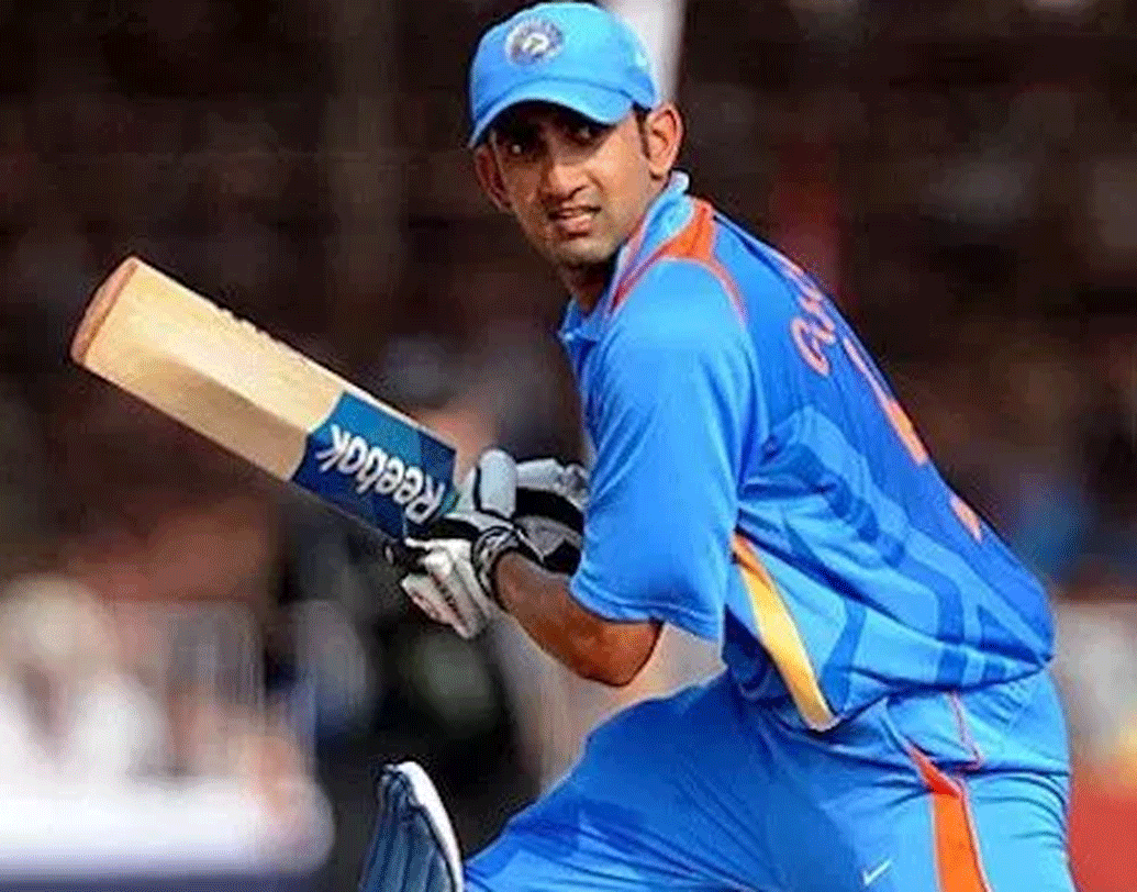 গৌতম গম্ভীর ২২ বলে ১১ রান করে আউট হন বাংলাদেশের বিরুদ্ধে। টিভিএস কাপে ২০০৩ সালের ১১ এপ্রিল ডেবিউ হয়েছিল গম্ভীরের।