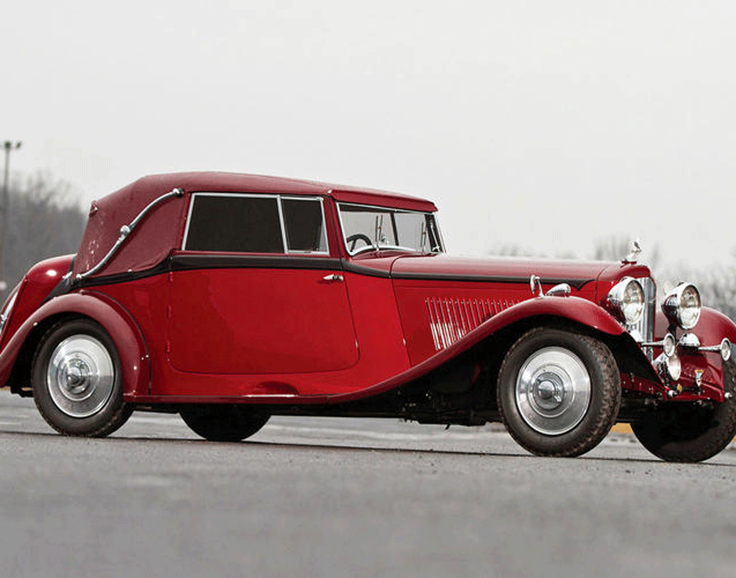 ১৯৬৩ সালের ‘ফ্রম রাশিয়া উইথ লভ’ ছবিতে বেন্টলে পার্ক ওয়ার্ড ড্রপহেড কপ গাড়িটিকে দেখা গিয়েছে। ইয়ান ফ্লেমিং ১৯৩৩ সালে তাঁর বইয়ে যে গাড়িগুলির কথা লিখেছিলেন, তার সঙ্গে এর মিল ছিল।