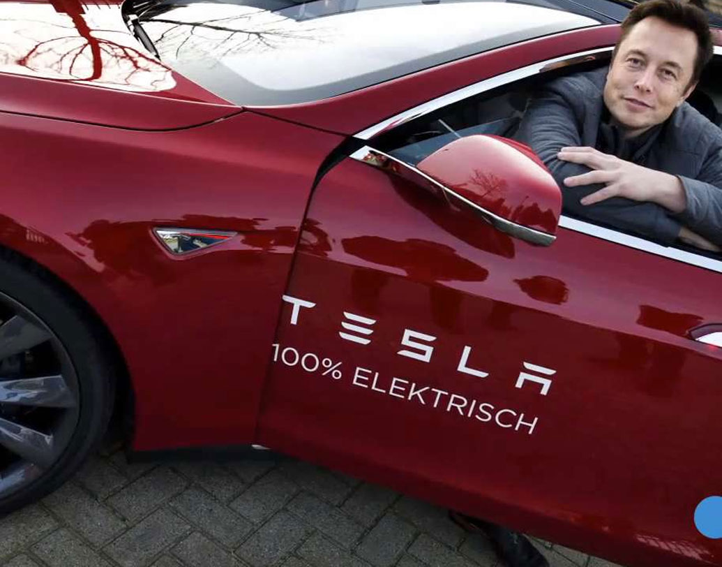 টেসলাতে যাঁরা কাজ করেন। সপ্তাহান্তে ঘুরে বেড়ানোর জন্য গাড়ি পান সংস্থার তরফে।