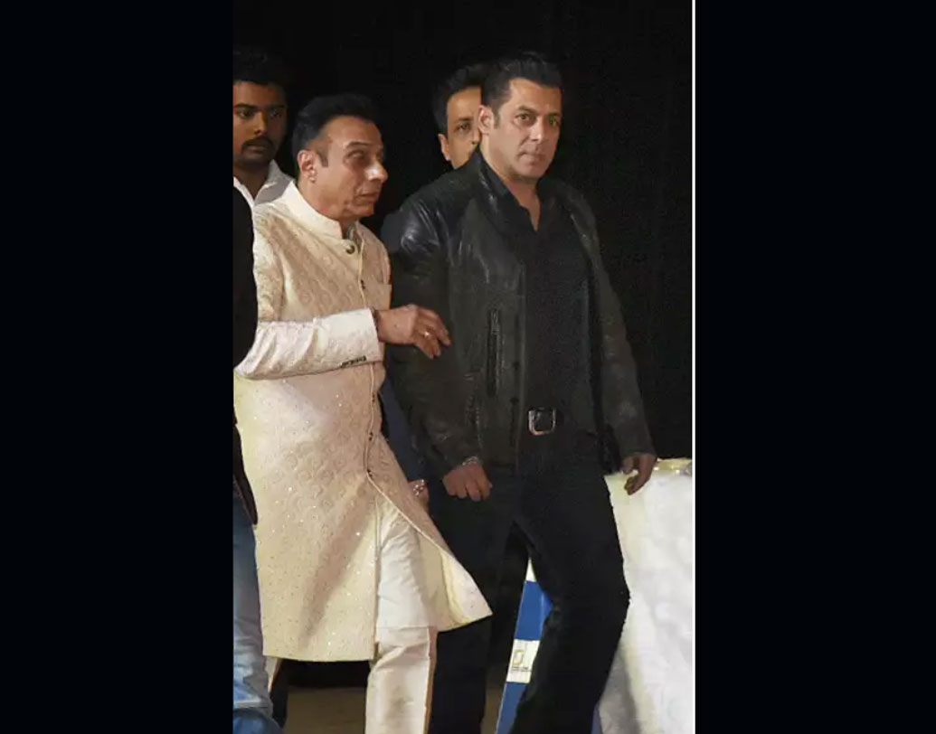 তানিয়া ও আজহারের বিয়েতে প্রথমেই এলেন বলিউডের ‘বজরঙ্গি ভাইজান’।