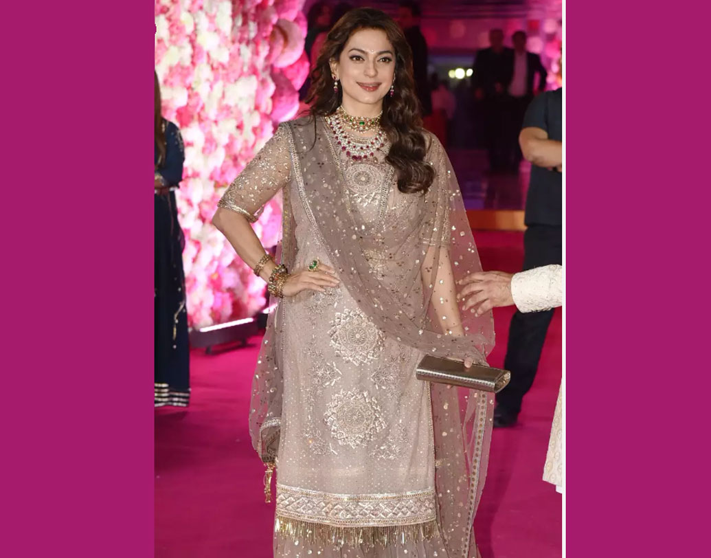 এসেছিলেন জুহি চাওলা, সূর্য পাঞ্চোলি, জিয়া মোরানি, নোরা ফতেহি, হিমেশ রেশমিয়া, মন্দনা কারিমি।