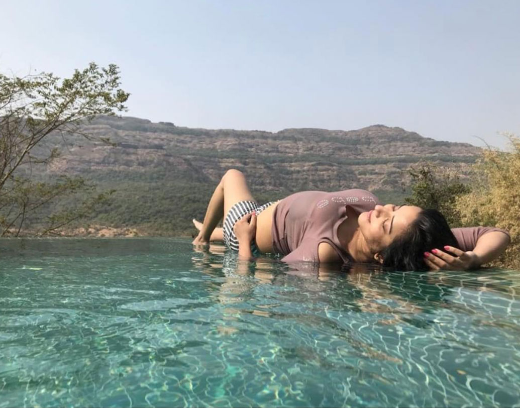 শরীরচার্চার প্রতি সবসময় নজর দেন তিনি। জানিয়েছিলেন, নিয়মিত যোগাভ্যাসও করেন। সাঁতারও কাটেন।