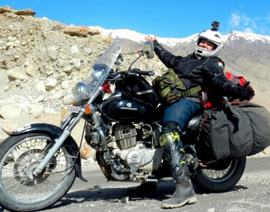 দু’মাস ধরে ওই পথের উপর গবেষণা চালিয়ে হাতে মানচিত্র এঁকে ফেলেন গোটা এলাকার। মনের জোর হারাননি পল্লবী। মাত্র ২০ দিনে তিনি লাদাখের মোট আটটি পাস জয় করেন। ৫০০ টাকা প্রতি লিটার পেট্রলের খরচ ছিল লেহ-তে। সঙ্গে ছিল জিপিএস ও উচ্চ প্রযুক্তির ক্যামেরা।