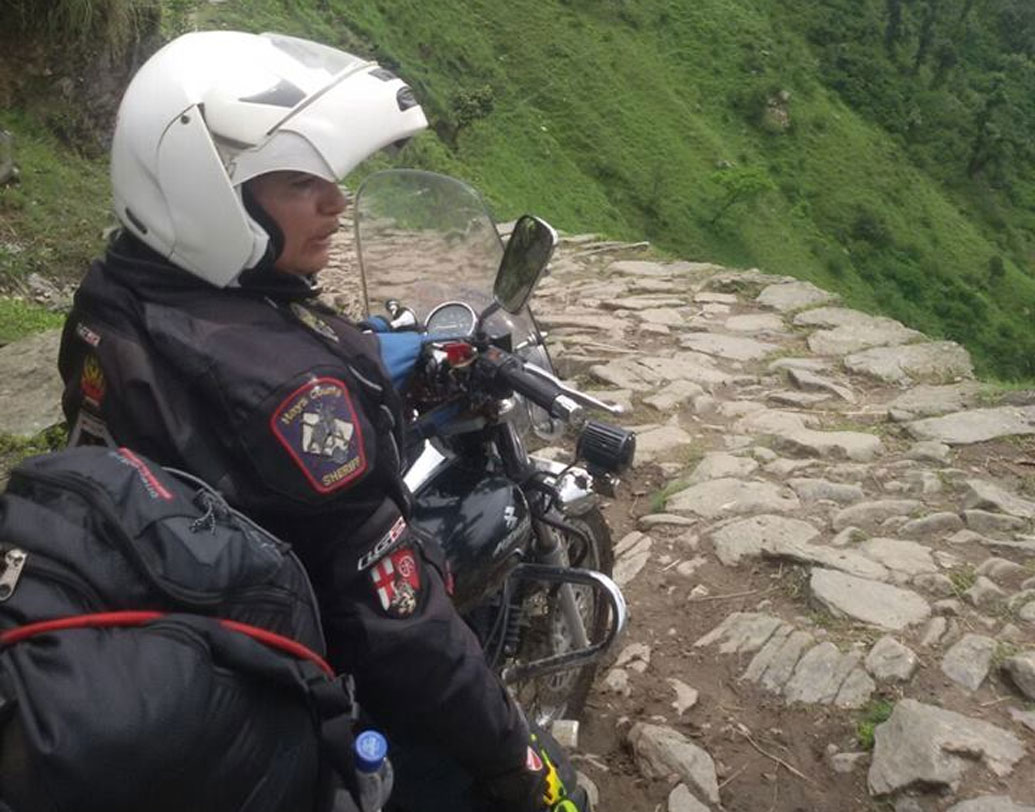 খারদুং লা, লাচুলং লা, তাগলাং লা, মারসিমিক লা, চাং লা-এই পাঁচটি পাস একই যাত্রাপথে জয় করেছেন বেশ কয়েক জন বাইকার। তবে পল্লবী এ ছাড়াও সাথাথো লা, কাকসাং লা ও হরি লা জয় করেছেন একই পথে। মহিলা তো বটেই, কোনও পুরুষ বাইকারও জয় করেননি এই গিরিপথ।