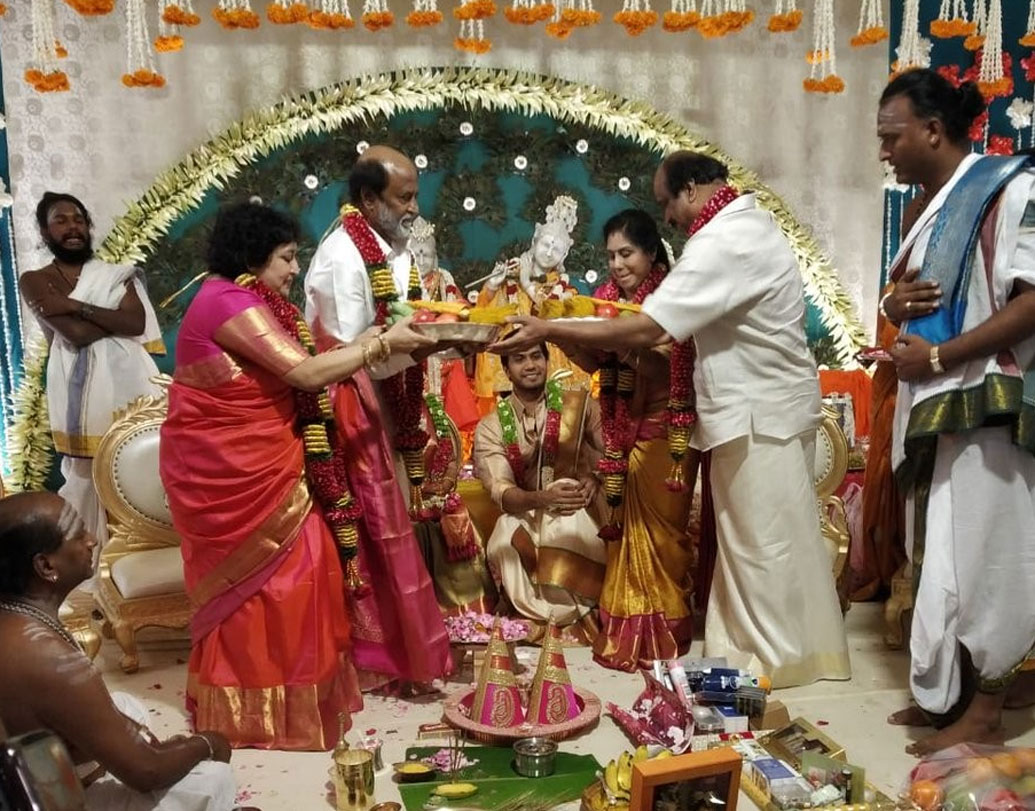 একেবারে সনাতনী দক্ষিণ ভারতীয় প্রথায় বিষ্ণু ও শিবের পুজো দিয়ে শুরু হয়েছিল বিয়ের অনুষ্ঠান।