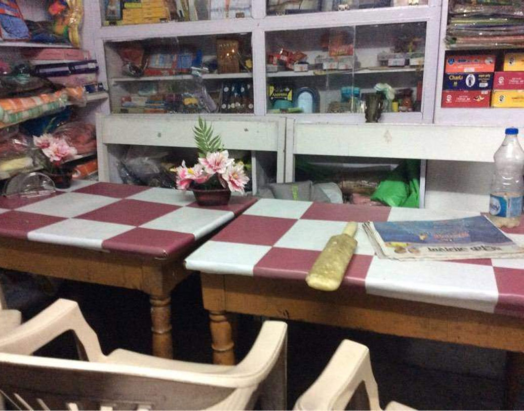 এর পর দীপক একটি পাবলিক কল অফিসও পান ১৭ বছর পর। হুহু করে জনপ্রিয়তা বাড়তে থাকে সেই টেলিফোন বুথের। হবু অফিসার শিক্ষার্থীরা বাড়ির সঙ্গে দীপকের মাধ্যমেই যোগাযোগ করতেন। প্রাক মোবাইল যুগে তাঁর ফোন বুথে ছিল প্রায় ১০টার বেশি টেলিফোন।