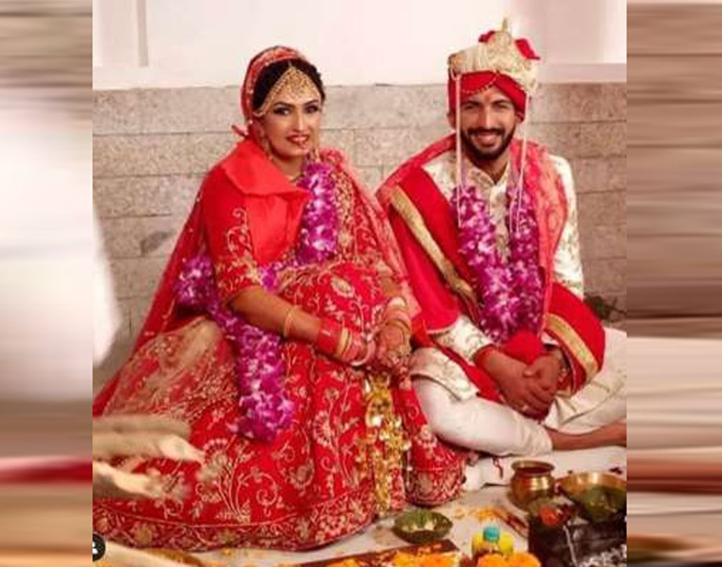 রাজনীতিবিদ থেকে ক্রিকেট জগতের তারকাদের অনেকেই উপস্থিত ছিলেন এই বিয়েতে। সংবাদ মাধ্যম সূত্রে খবর এমনটাই।