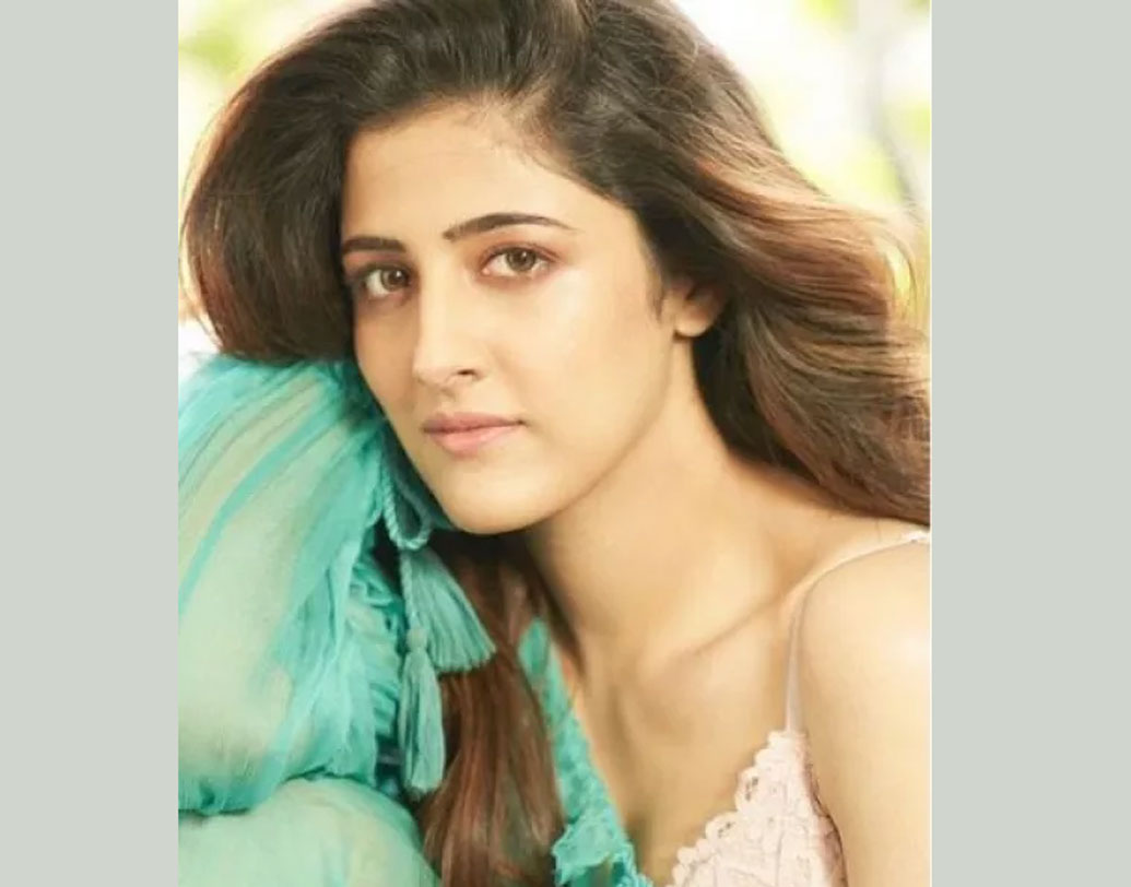 ইউরোপের বিভিন্ন দেশে ঘুরে বেড়াতে পছন্দ করেন তিনি। বিশেষ করে রোম তাঁর খুব পছন্দের জায়গা।