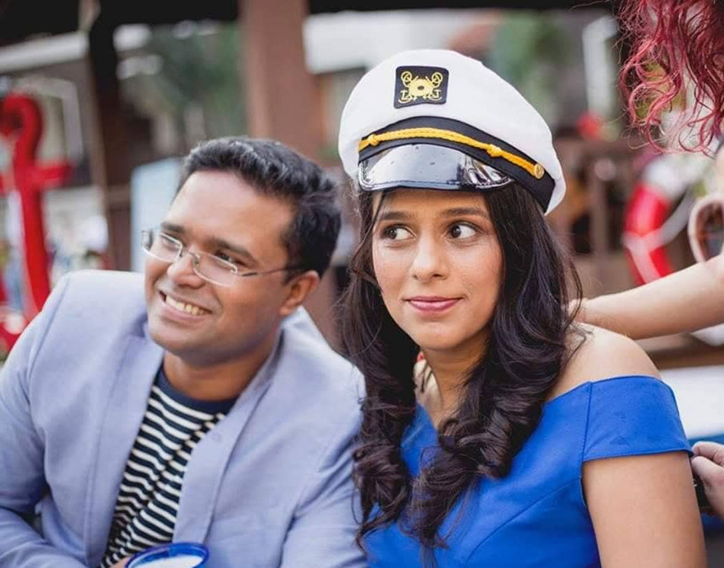 মুম্বইয়ে চিকিৎসা করাতে এসে আলাপ তাঁদের। কিন্তু দু’জনেই হুইলচেয়ারে বন্দি হয়ে গেলেন কী ভাবে?