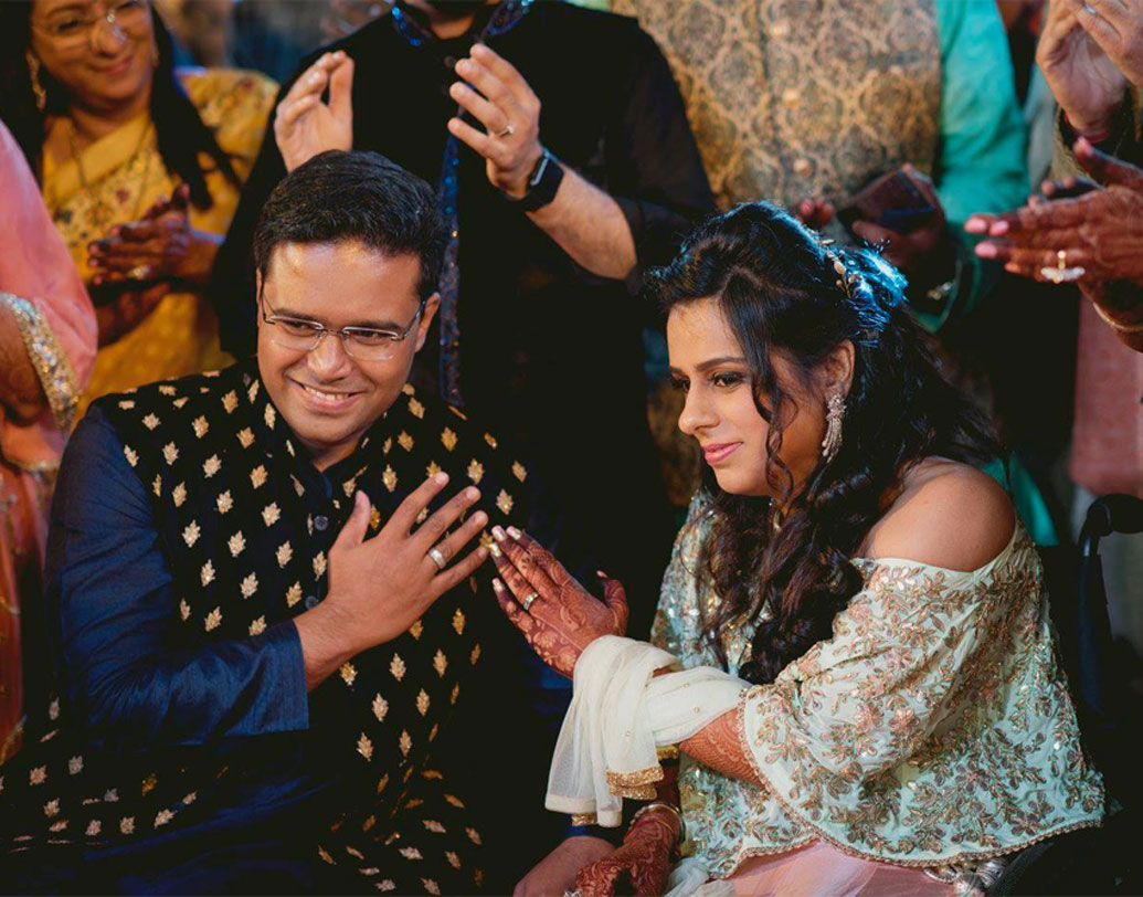 নেহালের ক্ষেত্রেও তাই। একই রাস্তায় একই রকম দুর্ঘটনায় একই মডেলের গাড়িতে একই তারিখে নেহালেরও দু্র্ঘটনার মুখোমুখি হন। বছরটা শুধু আলাদা। নেহালও হারিয়ে ফেলেন হাঁটাচলা করার ক্ষমতা।