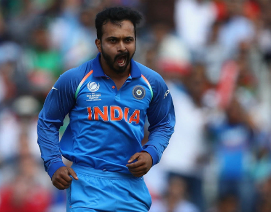 কেদার যাদব: লোয়ার মিডলে ব্যাট হাতে যেমন ভরসা করা যায়, তেমনই বল হাতেও গুরুত্বপূর্ণ হয়ে উঠতে পারেন।