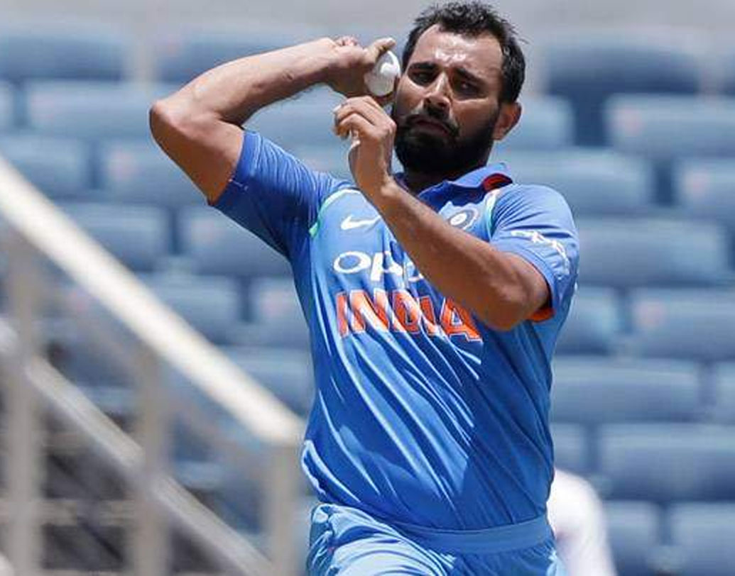 মহম্মদ শামি: এই মূহূর্তে দলের অন্যতম সেরা পেসার। দল তিন পেসার ফর্মুলায় গেলে দলে তিনি থাকবেনই।