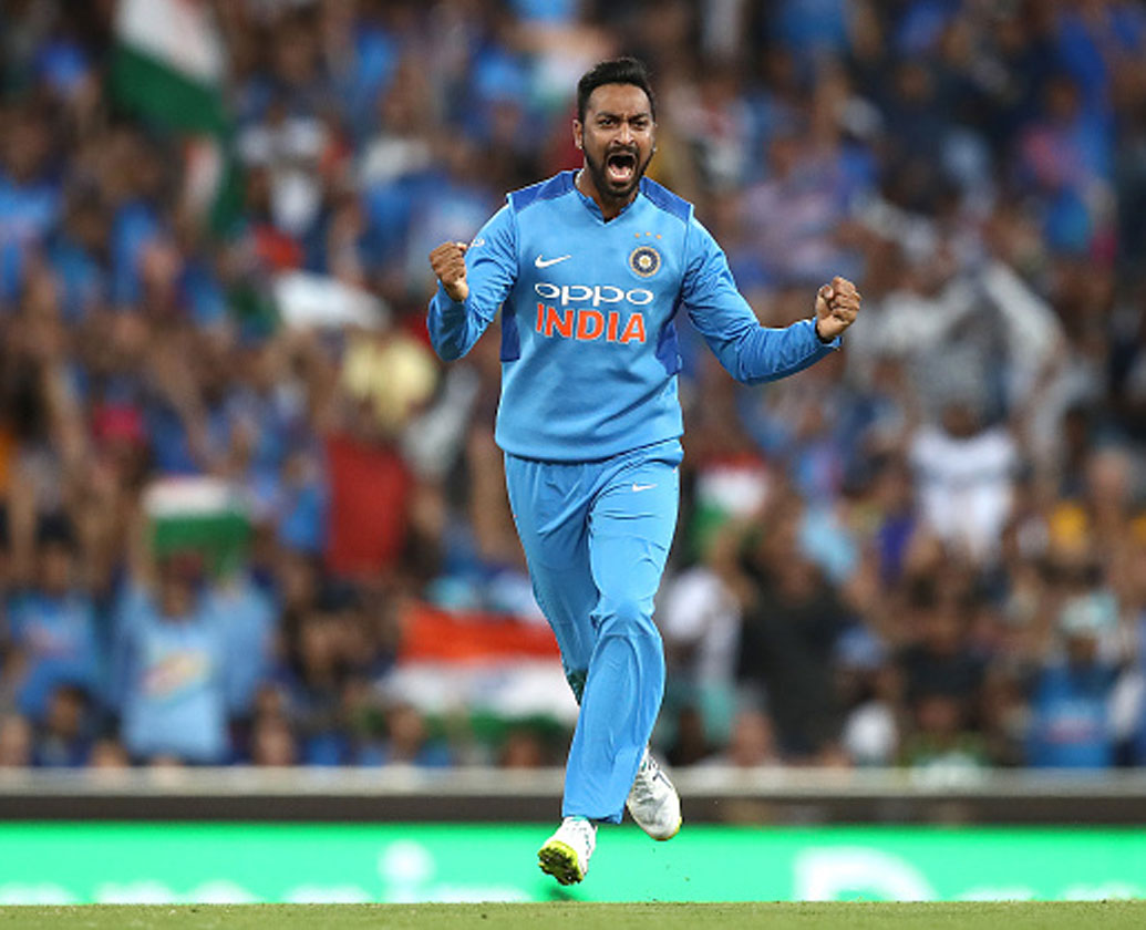 ক্রণাল পাণ্ড্য: নিউজিল্যান্ডের বিরুদ্ধে বল-ব্যাট উভয় দিক থেকে নজর কেড়েছেন। কিউইদের বিরুদ্ধে ভাল খেলার পুরস্কার হিসেবে ফের জাতীয় দলে সুযোগ পেলেন।