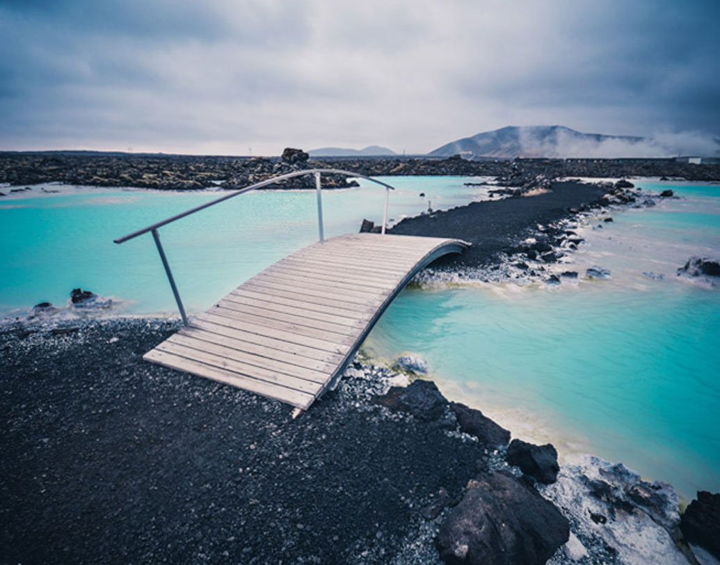 সারা পৃথিবীর ভ্রমণপ্রেমী মানুষের কাছেও অন্যতম সেরা গন্তব্য এই দেশ। গ্রীষ্মে গড় তাপমাত্রা ১০ থেকে ২০ ডিগ্রি সেলসিয়াসের মধ্যে ঘোরাফেরা করে। আর শীতকালে তা নেমে যায় হিমাঙ্কের নীচে।