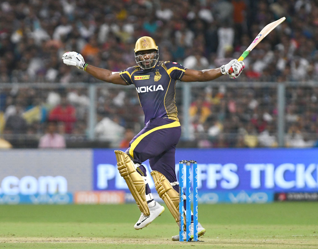 আন্দ্রে রাসেল: টি২০-র অন্যতম ভয়ঙ্কর ক্রিকেটার। বল-ব্যাট দু’য়েতেই সমান দক্ষ। যে কোনও মুহূর্তে ম্যাচের মোড় ঘুরিয়ে দিতে পারেন। গত আইপিএল-এ ১৬ ম্যাচে ৩১৬ রান করেছিলেন।