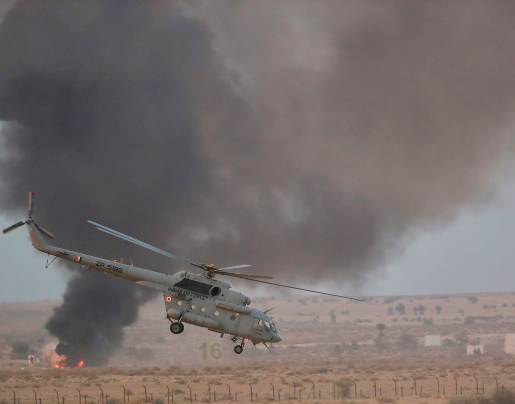প্রথম বার অ্যাডভান্সড লাইট হেলিকপ্টার, আকাশ (সারফেস টু এয়ার মিসাইল) সামরিক মহড়ায় অংশ নিল।