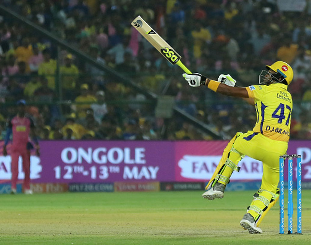 ড্যারেন ব্রাভো: ওয়েস্ট ইন্ডিজের ক্রিকেটারটি বল-ব্যাট উভয় দিক থেকে দলের পক্ষে গুরুত্বপূর্ণ। প্রয়োজনে দ্রুত রান তুলতে পারেন। আবার গুরুত্বপূর্ণ সময় উইকেট নেওয়ার ক্ষমতা আছে। এখনও পর্যন্ত ১২২ম্যাচে ১৩৬টি উইকেট পেয়েছেন।