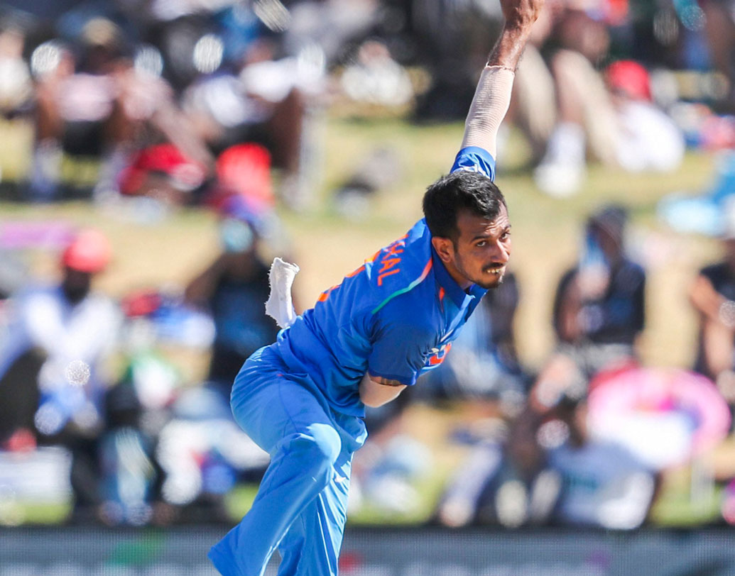 যুজবেন্দ্র চহাল: কুলদীপের মতোই চহালের স্পিন কিউইদের রীতিমতো আতঙ্কের কারণ হয়ে উঠেছে। বিশ্ব ক্রিকেটে অন্যতম বিস্ময় চহাল। কুল-চা জুটিকে ঘিরে করে অনেক আশা ভারতের।