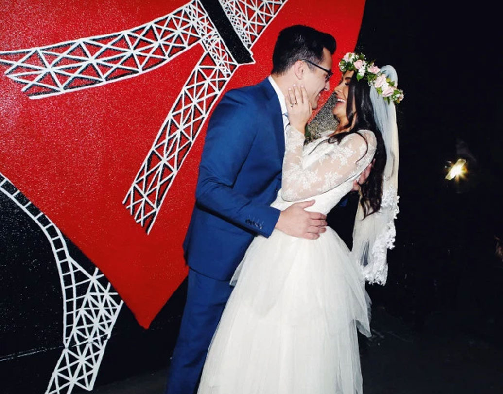 এর পর তাঁরা বিয়ে করেন ইতালিতে।