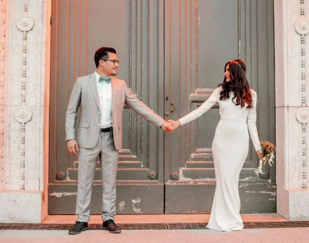 এরপর তাইল্যান্ড, ইজরায়েল, কিউবা, স্পেন ও ইন্দোনেশিয়াতেও বিয়ে করেছেন। কিন্তু কেন?