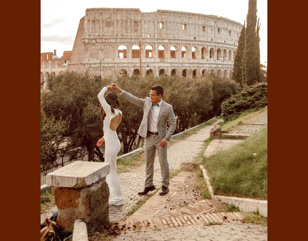 বিয়ের গাউনের জন্য ১০০ ডলারের বেশি খরচই করেননি। বরং সারা বিশ্ব ঘুরে বেড়ানোয় টাকা খরচ করতেই চেয়েছিলেন তাঁরা।