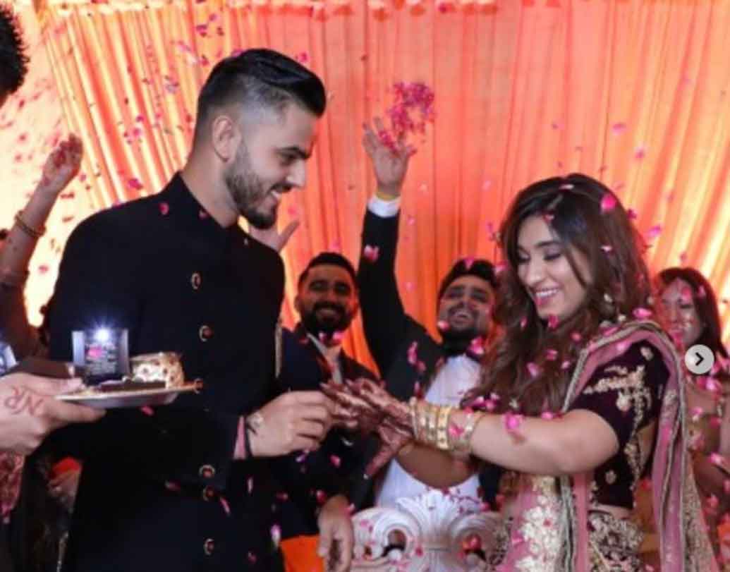 গত বছর জুন মাসেই বান্ধবী সাচির সঙ্গে বাগদান পর্ব সেরে ফেলেছিলেন নীতিশ। সেই অনুষ্ঠানেও ছিল তারকাদের ভিড়।