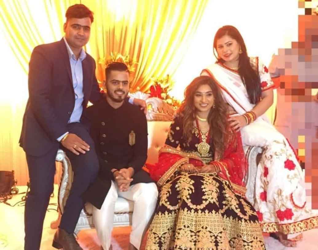 সাচিও দিল্লির মেয়ে। পেশায় ইন্টিরিয়র আর্কিটেক্ট। তাই এনগেজমেন্ট ও বিয়ের সেটের খুঁটিনাটির প্রতিও কড়া নজর ছিল তাঁর। অনুষ্ঠান শেষে নিজেরাই বিযের ছবি সোশ্যাল সাইটে শেয়ার করেন নীতিশ ও সাচি।