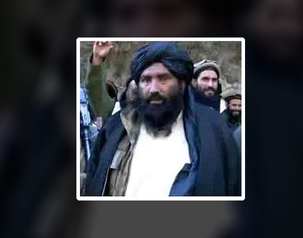 আব্দুল রউফ আসগর। জইশ-ই-মহম্মদ জঙ্গি সংগঠনের চাঁই মৌলানা মাসুদ আজহারের ছোট ভাই সে। পাকিস্তানের মাটিতে বসে ভারত ও আফগানিস্তানে একাধিক জঙ্গি হামলার সঙ্গে যুক্ত। কন্দহরে তার নেতৃত্বেই ভারতীয় বিমান হাইজ্যাক করা হয়। ওই বিমান হাইজ্যাক করে মাসুদ আজহারকে ভারত থেকে ছাড়িয়ে নিয়ে যায় সে।