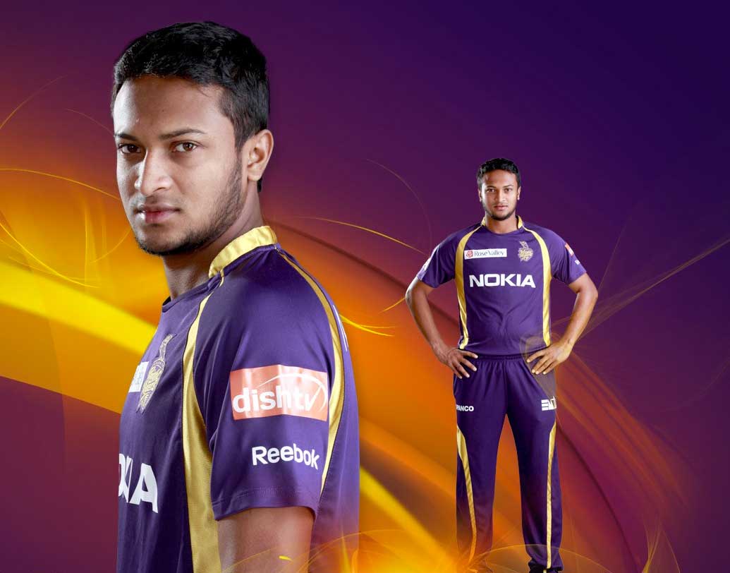 শাকিব-আল-হাসান। সে দিন আঁটোসাটো বোলিং করলেও ব্যাটিংয়ে খুব একটা বেশি রান করতে পারেননি। তবে তাঁর ১২ রানের ইনিংসের দু’টি চার খেলার গতি ঘুরিয়ে দিয়েছিল অনেকটাই। তাঁরও নতুন দল সাইরাইজার্স হায়দরাবাদ।