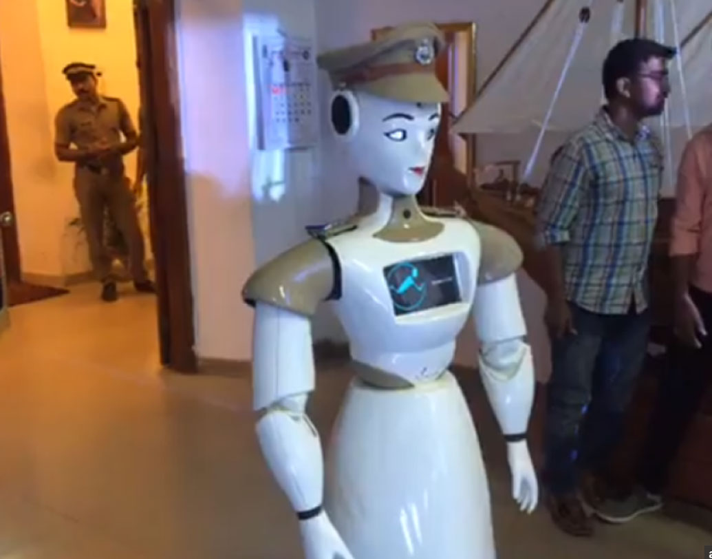 এই প্রথম ভারতে রোবট পুলিশ নিয়োগ হল। নিয়োগ করল কেরল পুলিশ। নাম কেপি-বট।