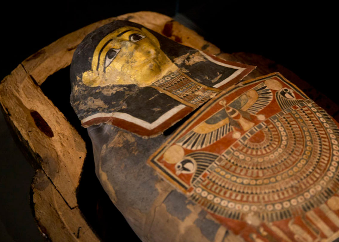 সম্প্রতি মিশরীয় ইতিহাসের আরও অনেক রহস্যজনক এবং অজানা দিক সামনে এনেছেন প্রত্নতত্ত্ববিদেরা। যেমন তুতেনখামেনের সৌধে বিস্ময়কর বাদামি ছাপের রহস্য উদ‌্ঘাটন করে ফেলেছেন তাঁরা।