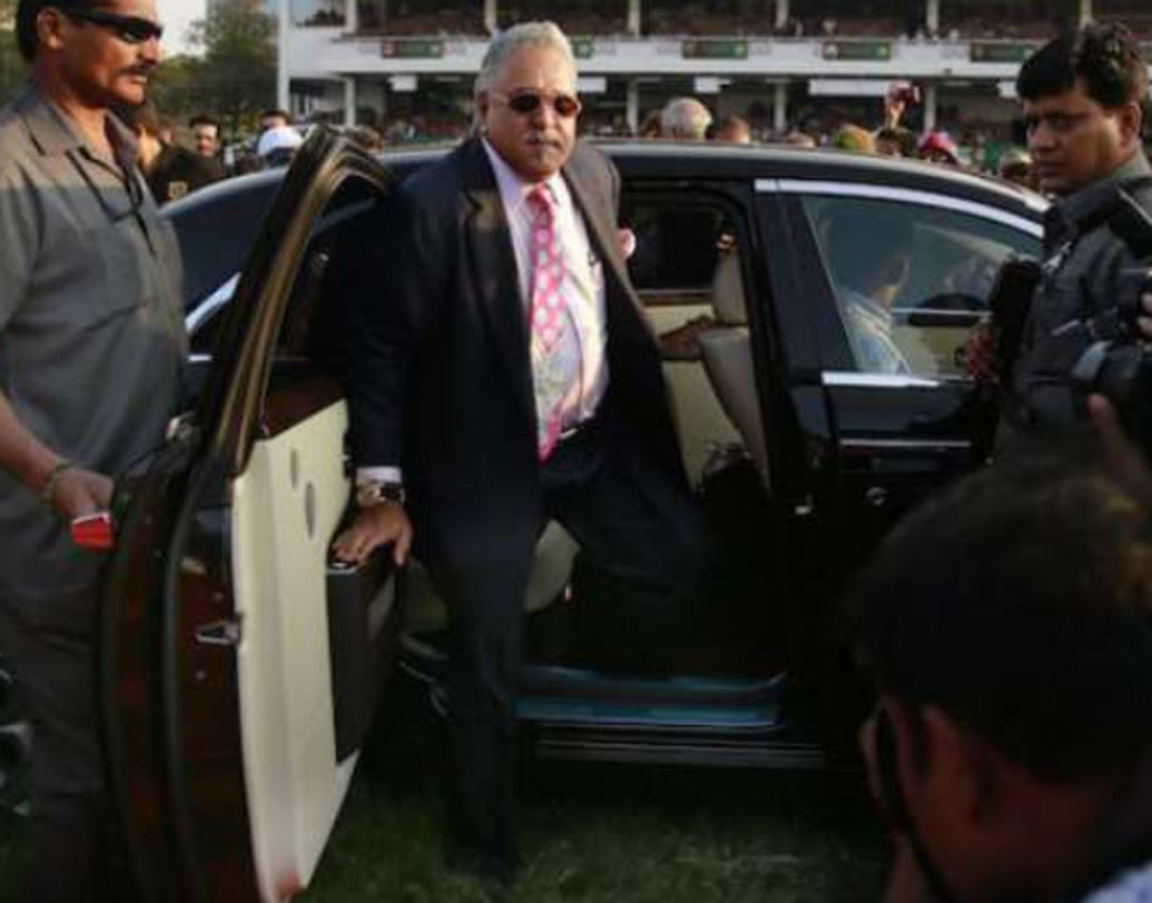 রোলস রয়েস ফ্যান্টমকে স্ট্যাটাসের প্রতীক হিসাবে মানেন গাড়িপ্রেমীরা। বিজয় মাল্যের একটা কালো রঙের রোলস রয়েস ফ্যান্টম গাড়ি রয়েছে। মাল্যের যতগুলো গাড়ি রয়েছে, তার মধ্যে সবচেয়ে দামি গাড়ি এটিই। ভারতে যার দাম ৮ কোটি ৯০ লক্ষ টাকা থেকে শুরু। তবে মাল্যের গাড়িটি নিলাম হয়েছে মাত্র ৭৭ লক্ষ ২০ হাজার টাকায়।